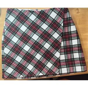 Hollister Ultra High Rise Red,‎ White & Green Plaid Size XS Flannel A-Line Skirt